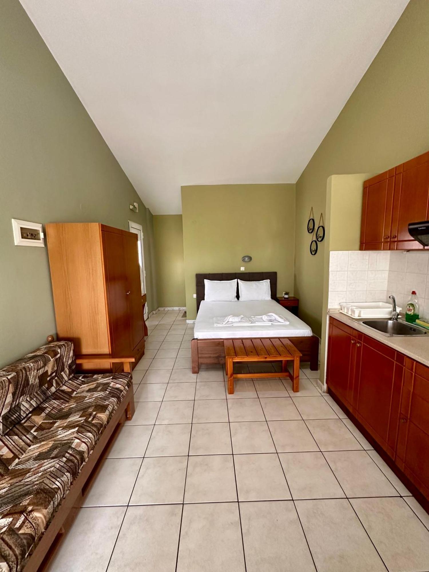 Artemis Hotel Apartments Керамоти Экстерьер фото
